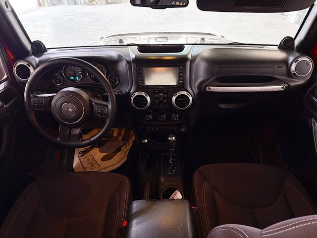 Used 2014 Jeep Wrangler Unlimited Sahara w/ Connectivity Group AWD/4WD image 10