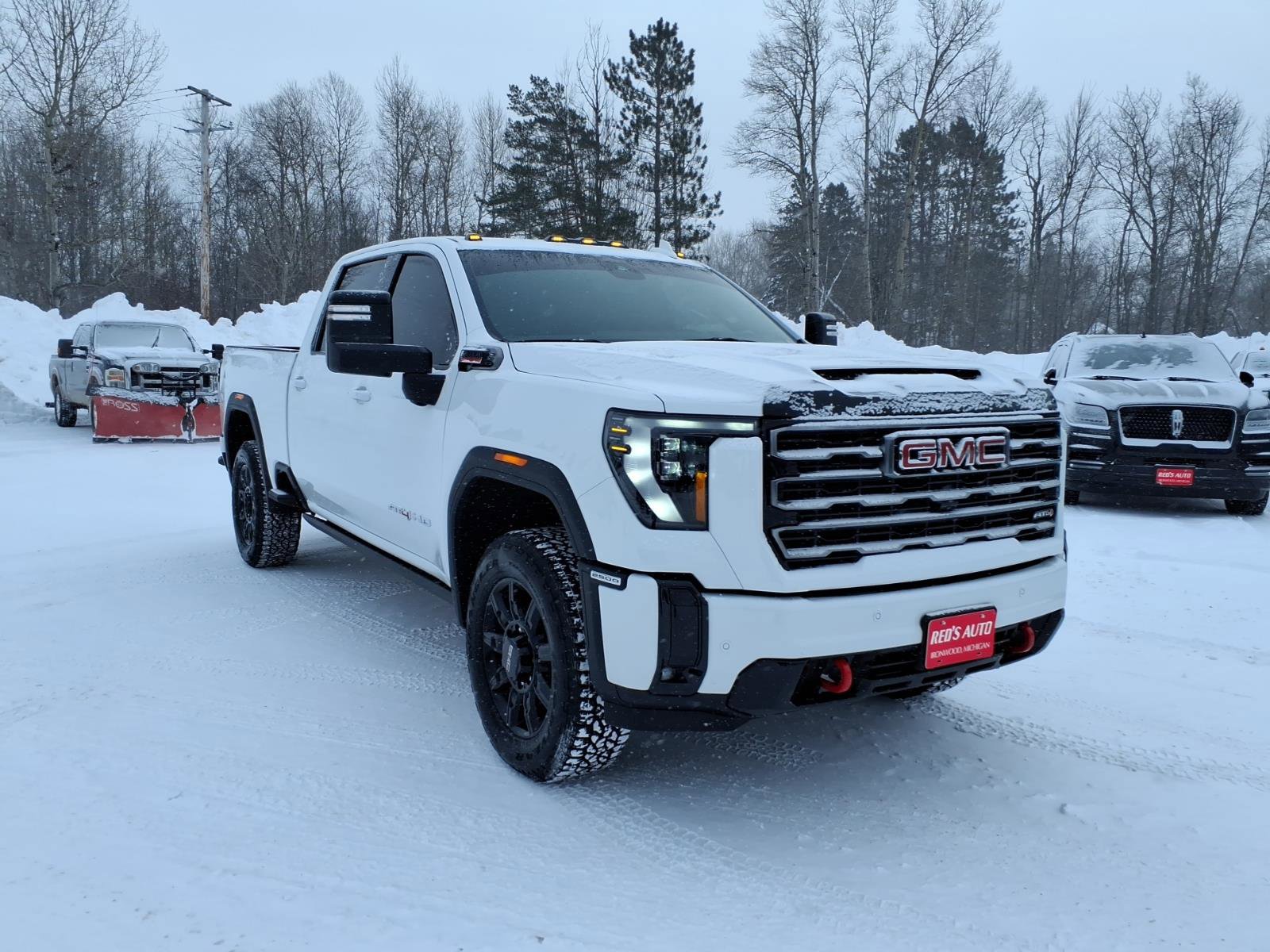 Used 2025 GMC Sierra 2500 AT4 w/ AT4 Premium Plus Package image 8