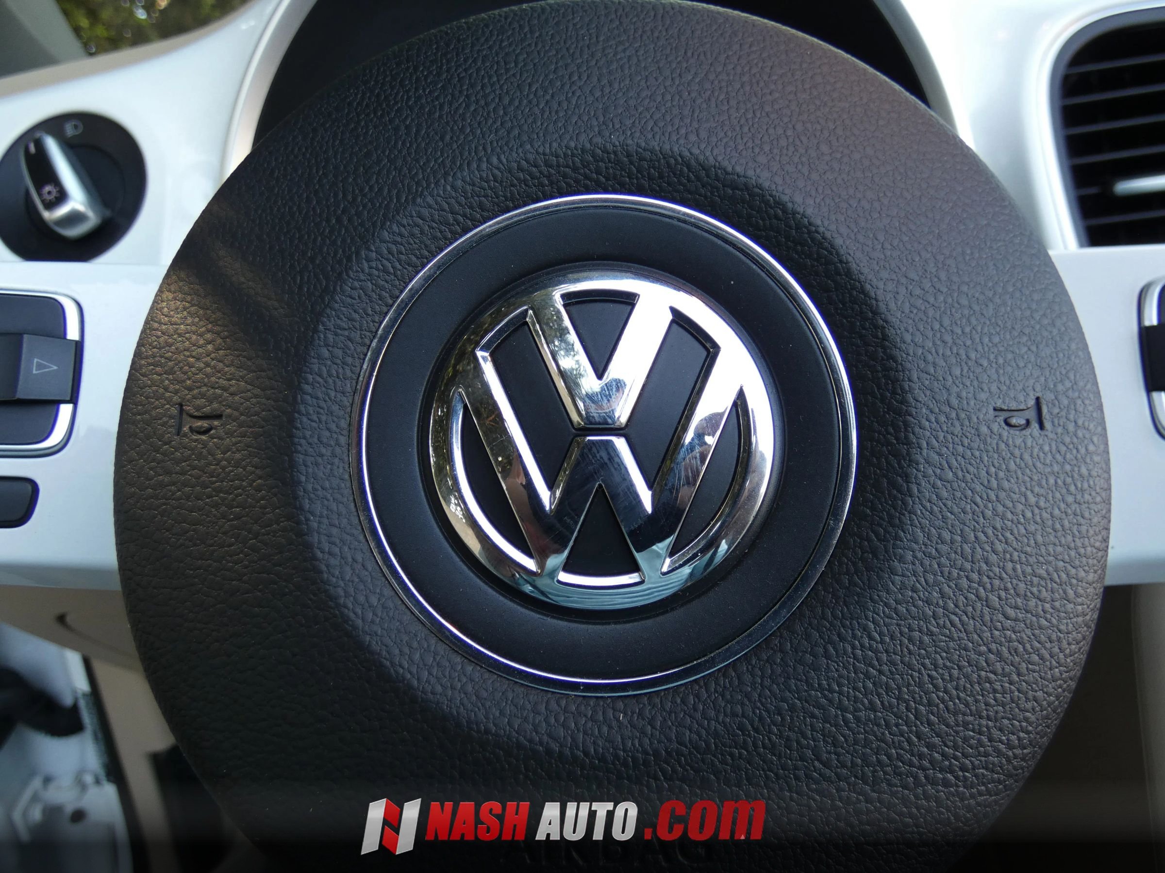 Used 2014 Volkswagen Beetle TDI FWD image 57