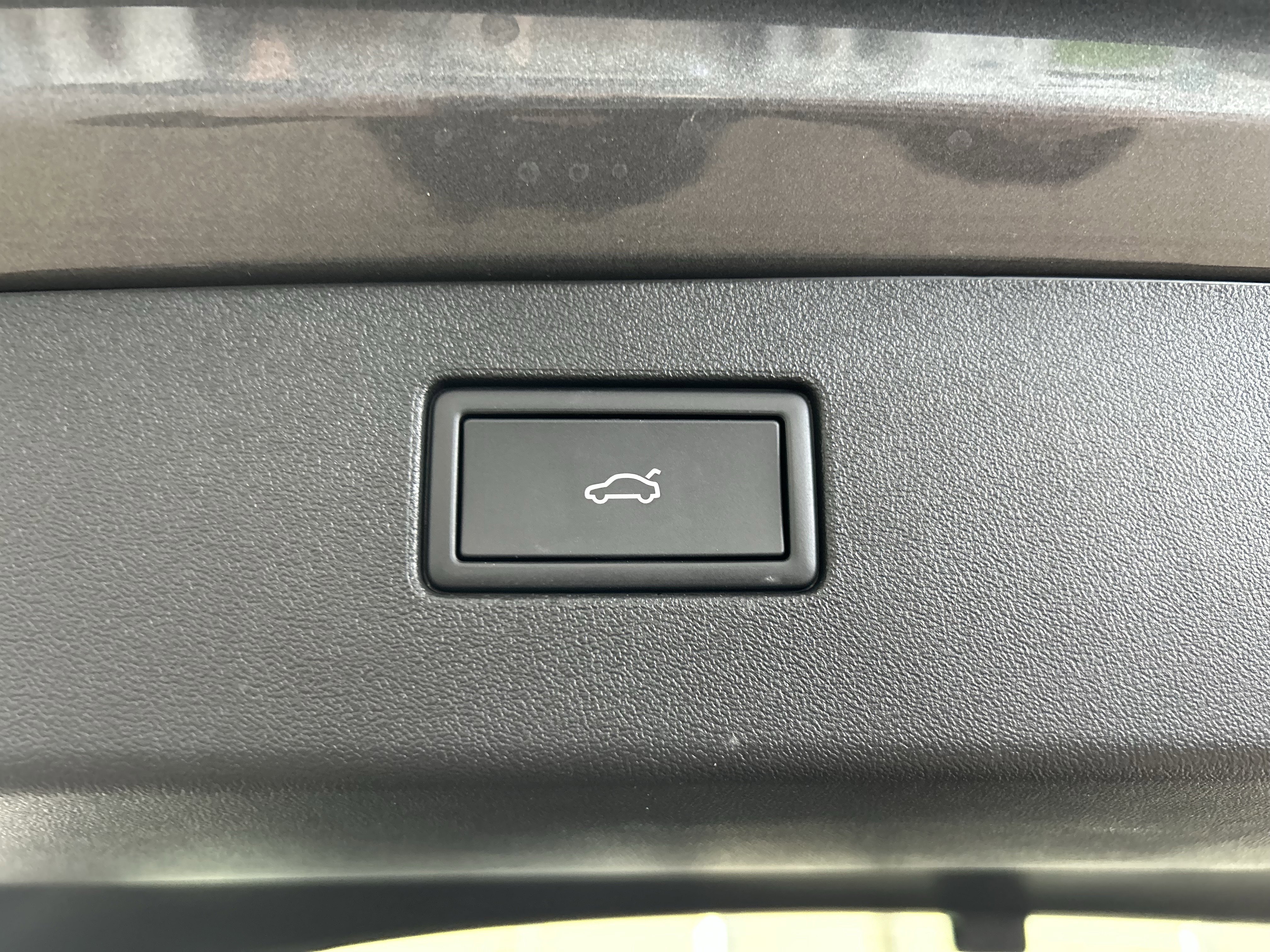 Certified 2025 Volkswagen Tiguan SE image 26