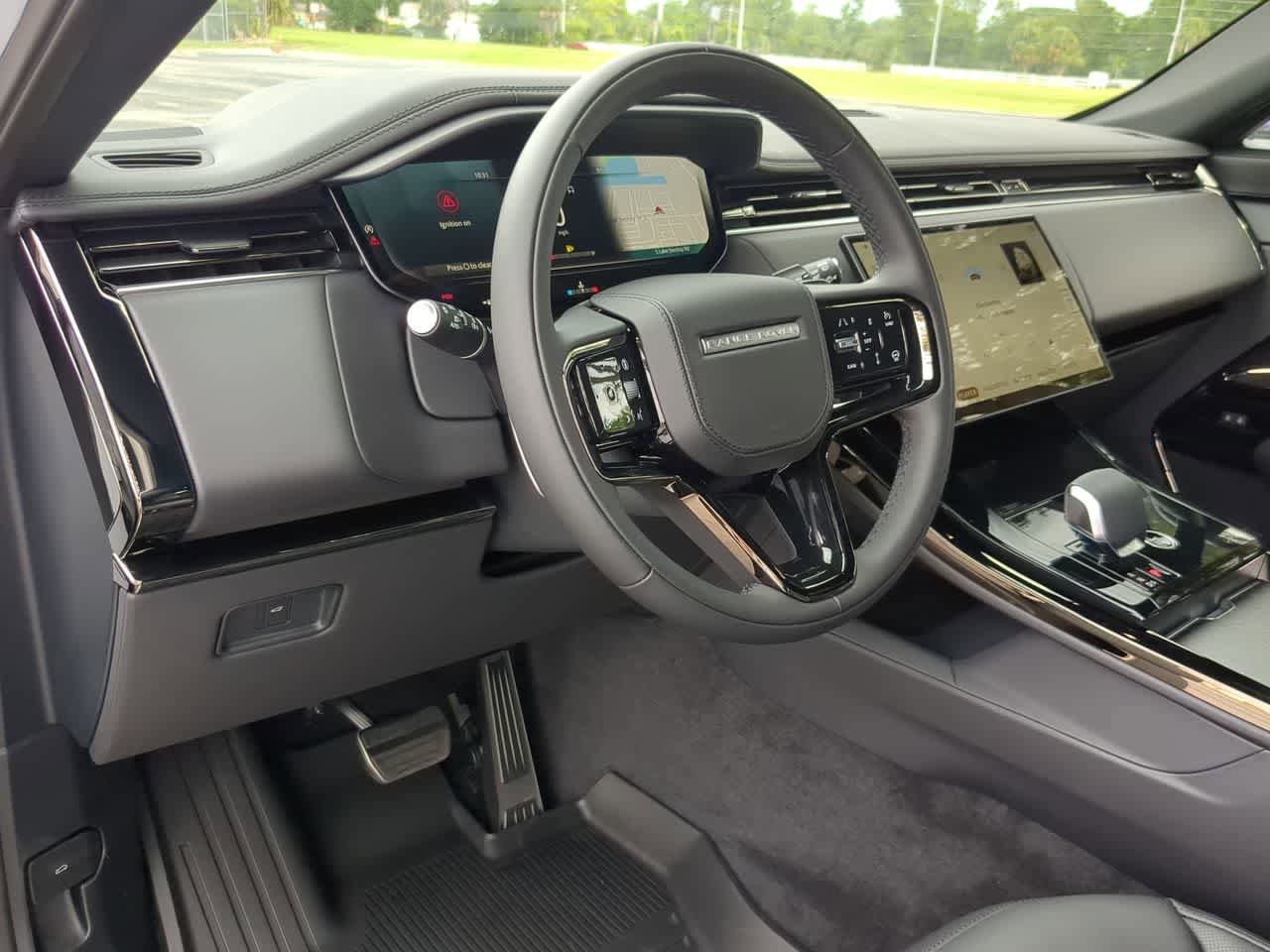 Used 2025 Land Rover Range Rover Sport Dynamic SE image 10
