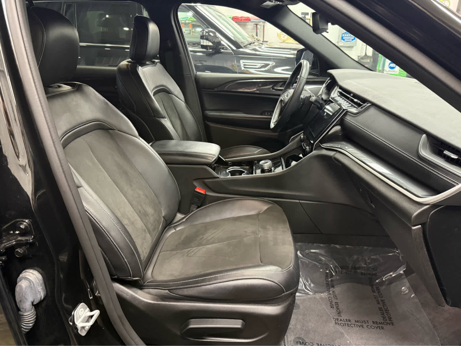 Used 2021 Jeep Grand Cherokee L Laredo AWD/4WD image 29