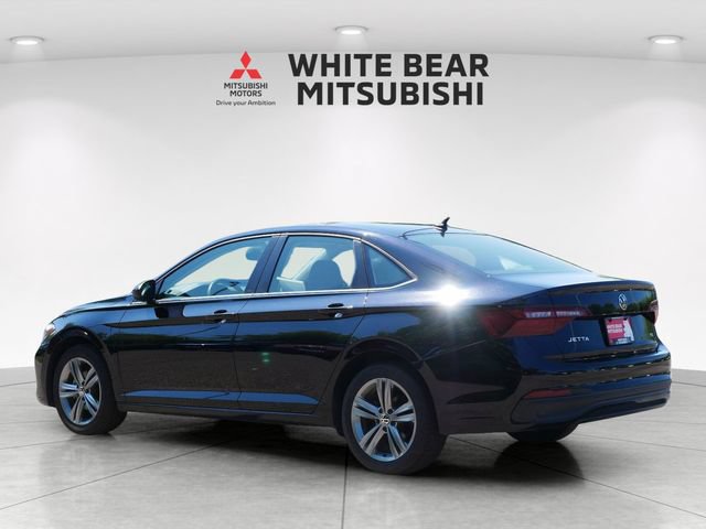 Used 2024 Volkswagen Jetta SE FWD image 4