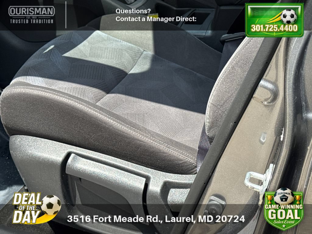 Used 2016 Nissan Rogue S w/ Appearance Package AWD/4WD image 7