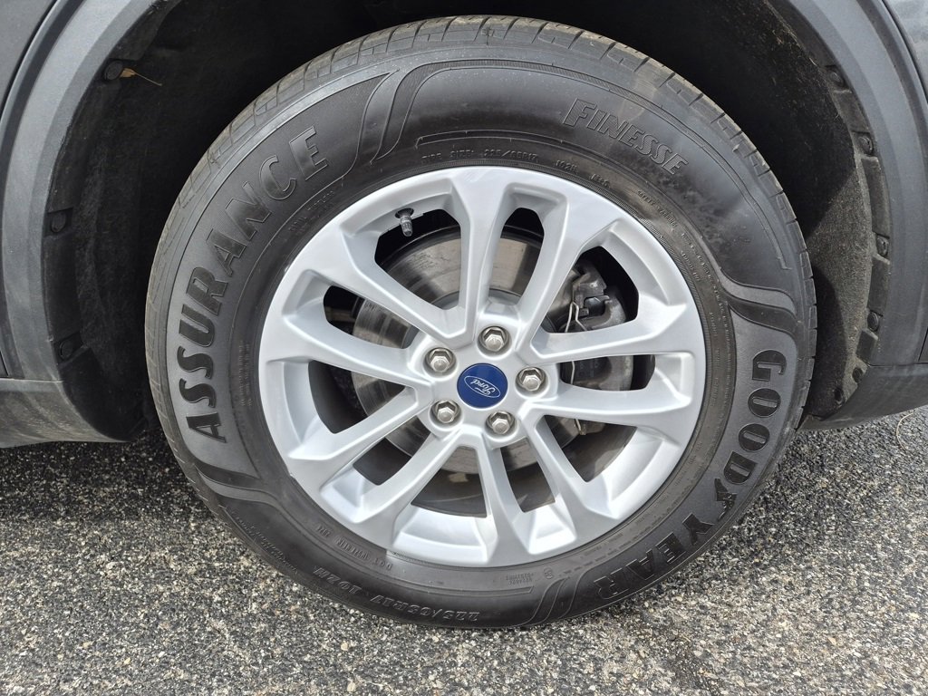 Used 2020 Ford Escape SE image 31