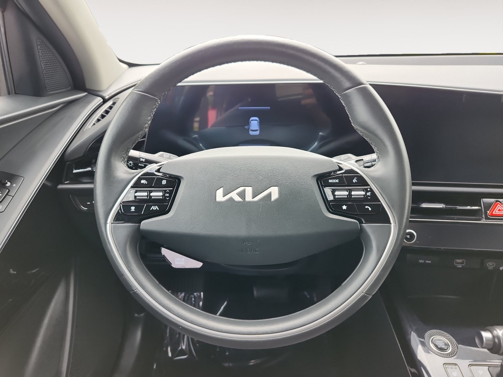 Used 2023 Kia Niro EX FWD image 13