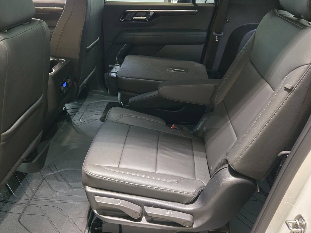 New 2026 Chevrolet Suburban Z71 w/ Comfort Package AWD/4WD image 17