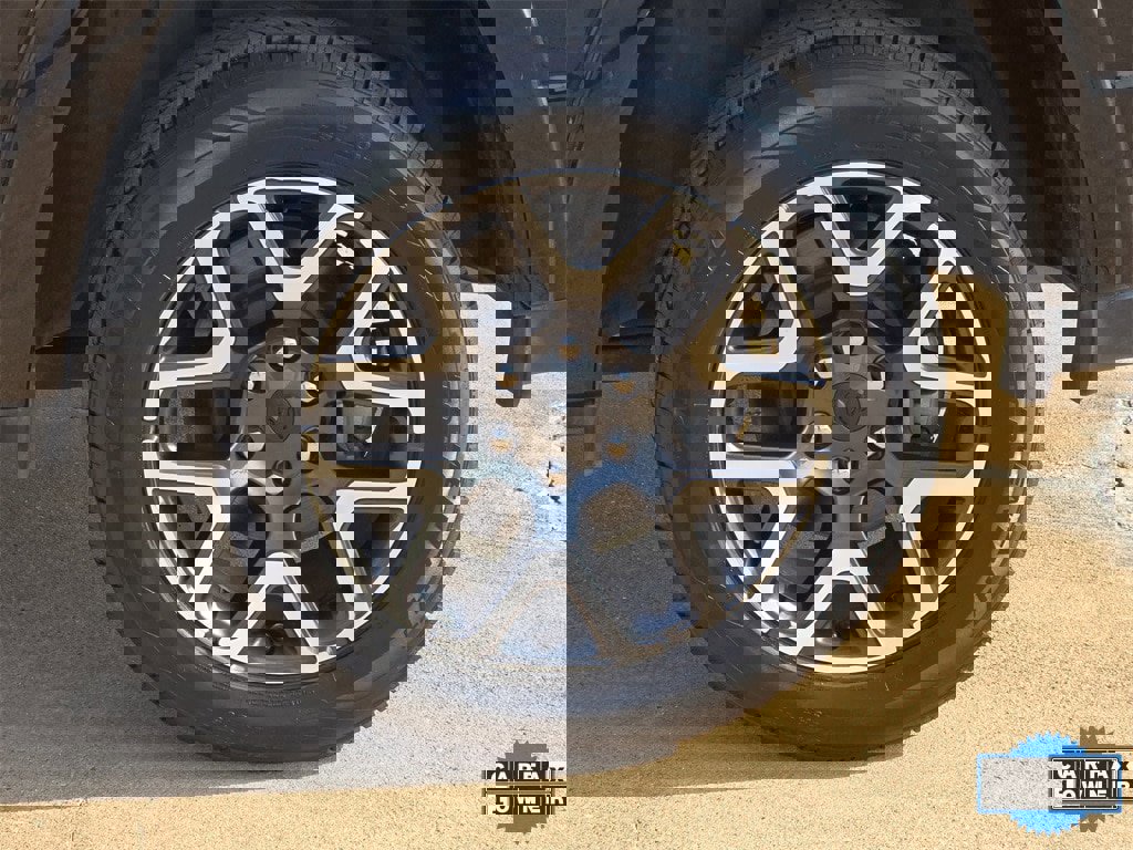 Used 2025 RAM 1500 Laramie image 28