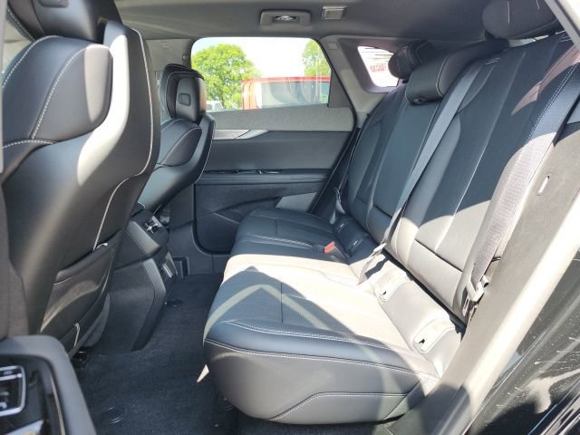 New 2025 Cadillac Optiq Luxury 2 image 7