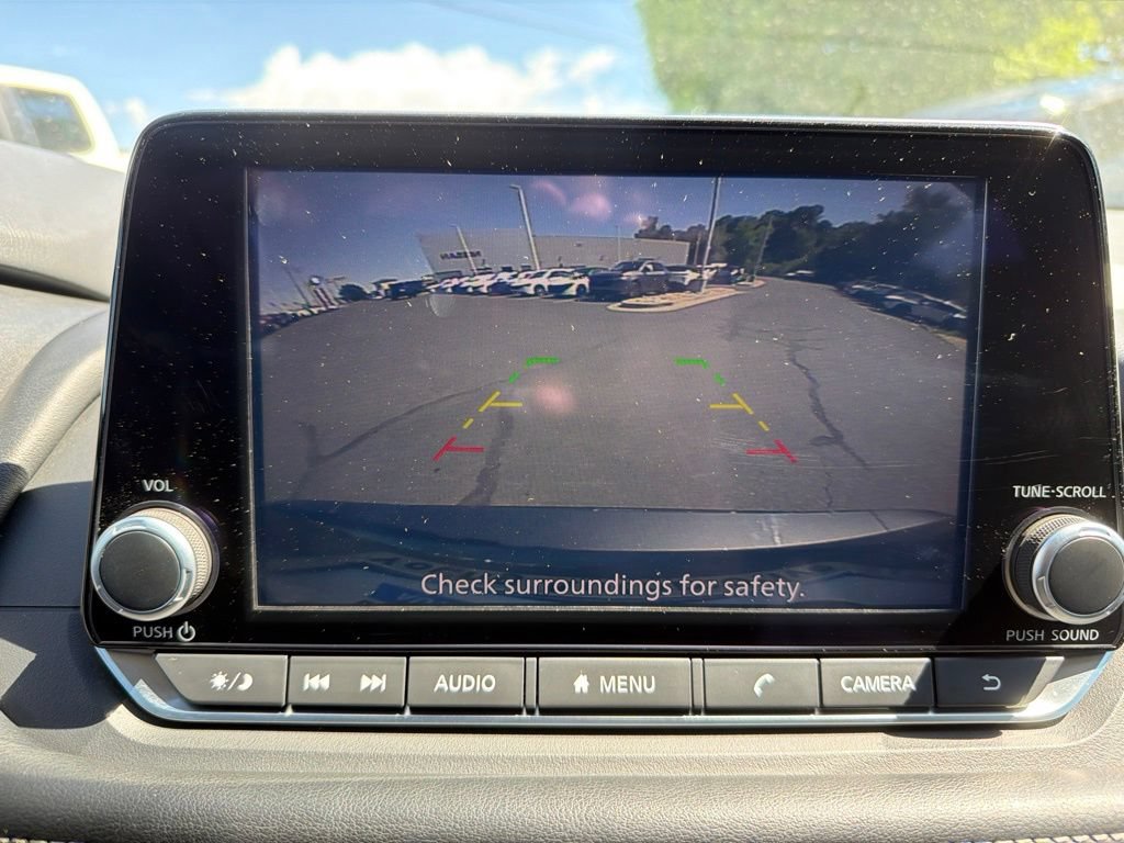 Used 2025 Nissan Rogue S AWD/4WD image 19