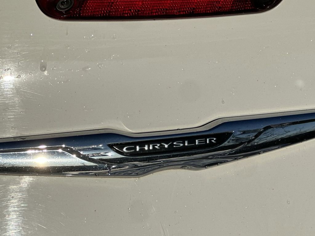 Used 2016 Chrysler 300 S image 28