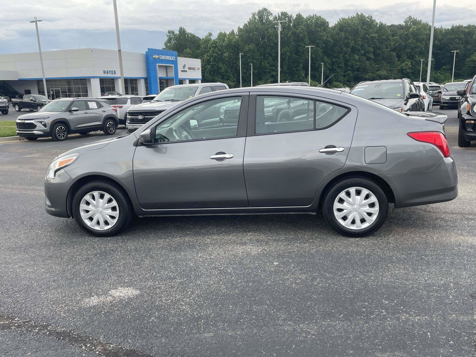 Used 2018 Nissan Versa SV FWD image 8
