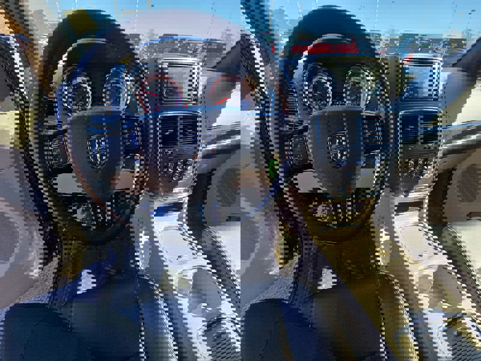 Used 2020 Dodge Grand Caravan SXT image 18