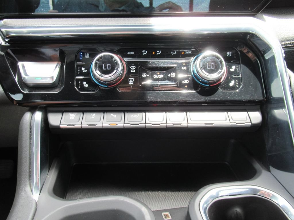 Used 2024 GMC Sierra 2500 Denali w/ Denali Reserve Package AWD/4WD image 28