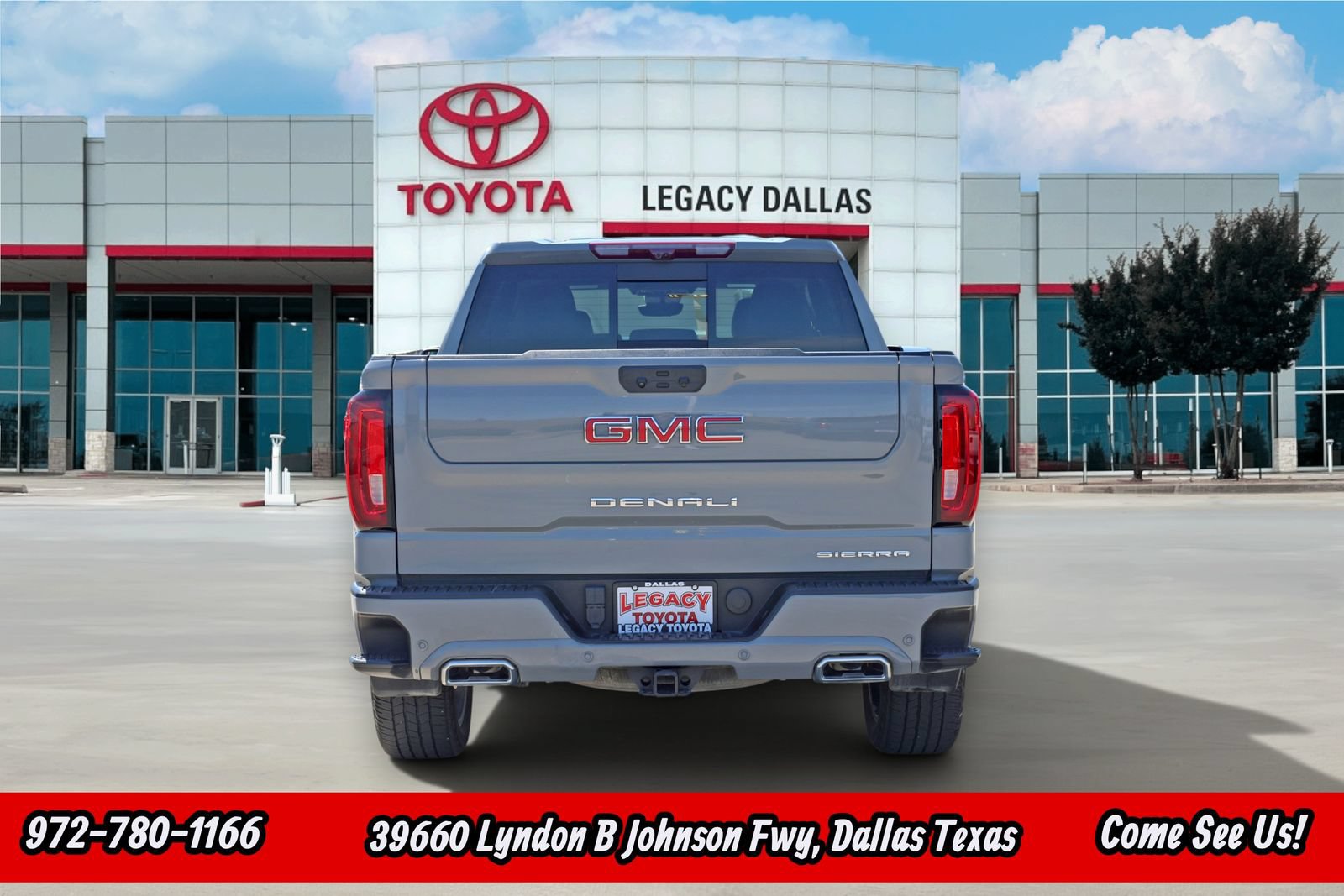 Used 2024 GMC Sierra 1500 Denali RWD image 9