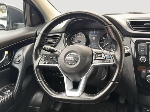 Used 2022 Nissan Rogue Sport SL AWD/4WD image 11