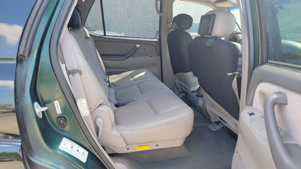 Used 2002 Toyota Sequoia SR5 w/ Preferred Pkg RWD image 31