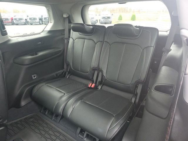 Used 2023 Jeep Grand Cherokee L Limited w/ Luxury Tech Group II image 18