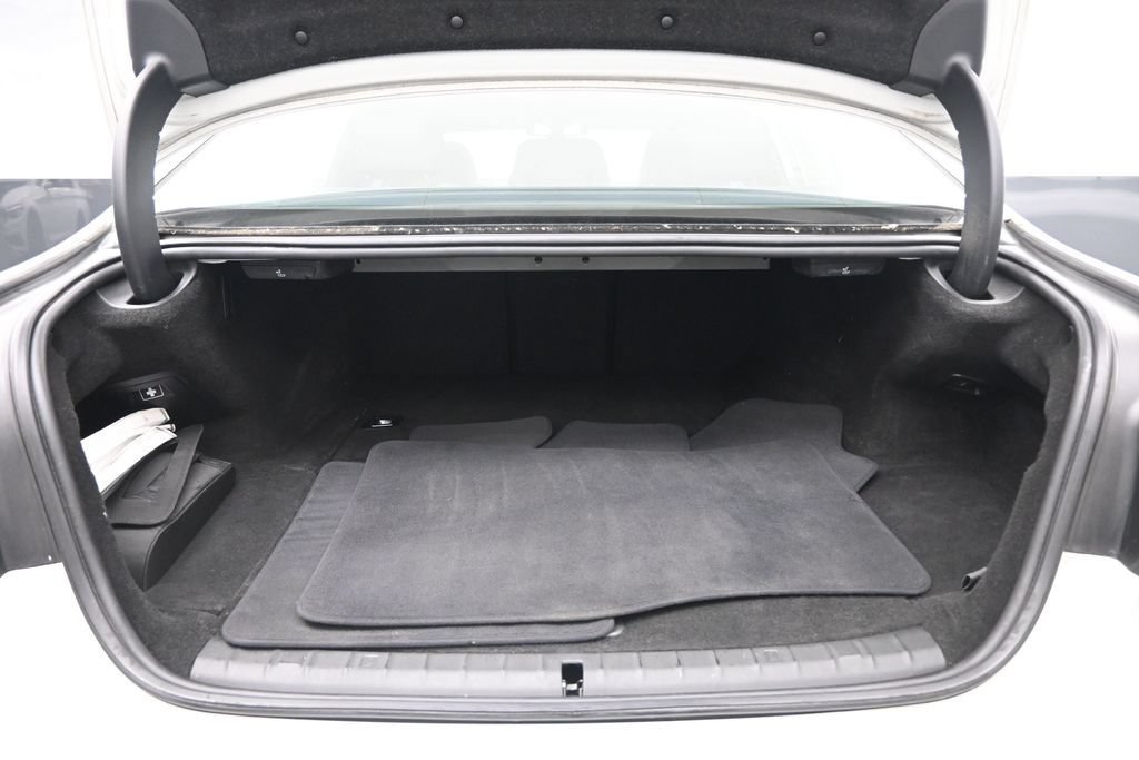 Used 2019 BMW 530e xDrive w/ Convenience Package AWD/4WD image 28