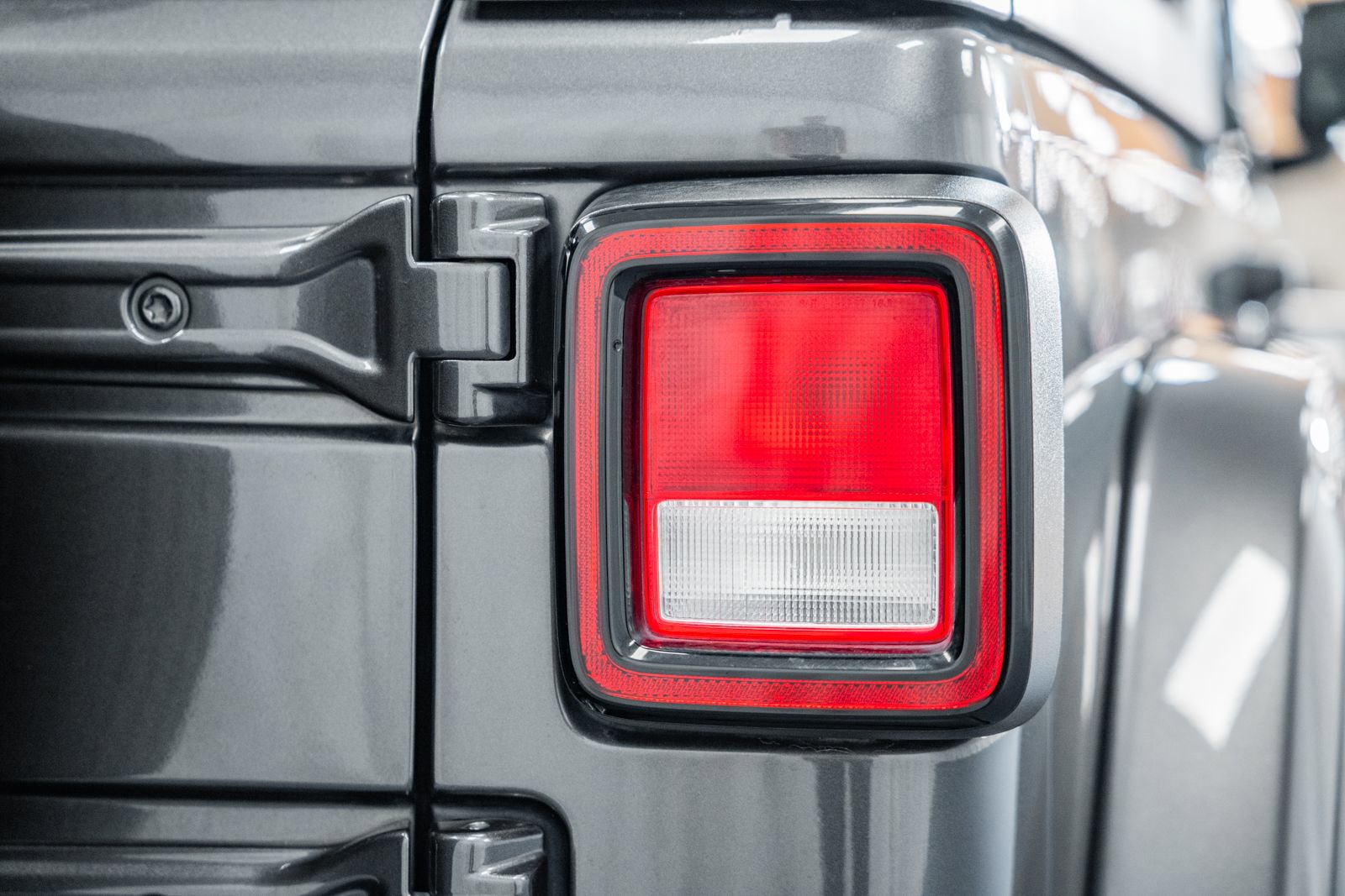 Used 2018 Jeep Wrangler Unlimited Sahara image 18