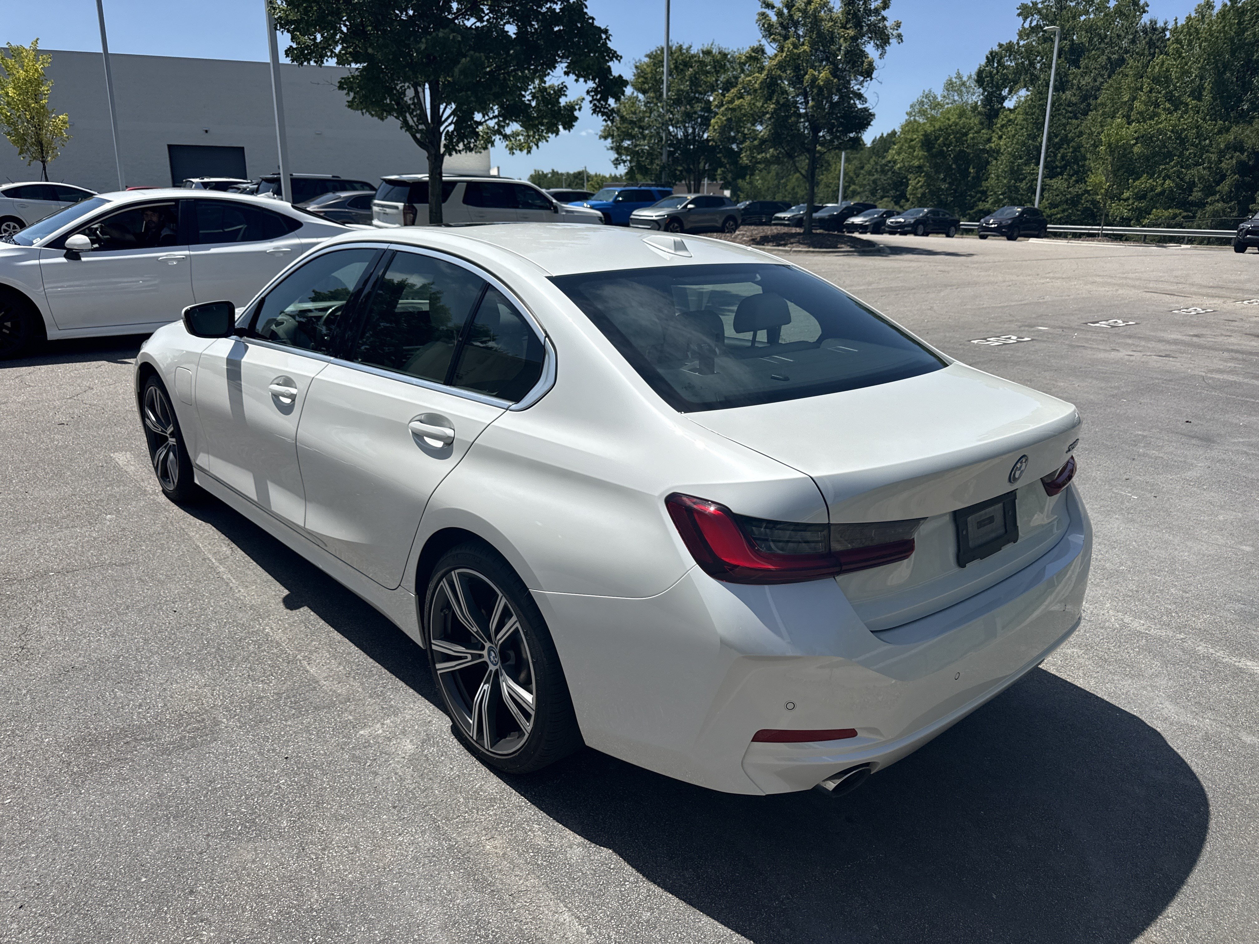 Used 2024 BMW 330e w/ Premium Package RWD image 44