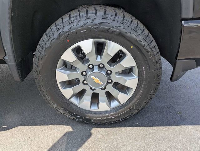 Used 2022 Chevrolet Silverado 2500 Custom w/ Custom Convenience Package AWD/4WD image 11