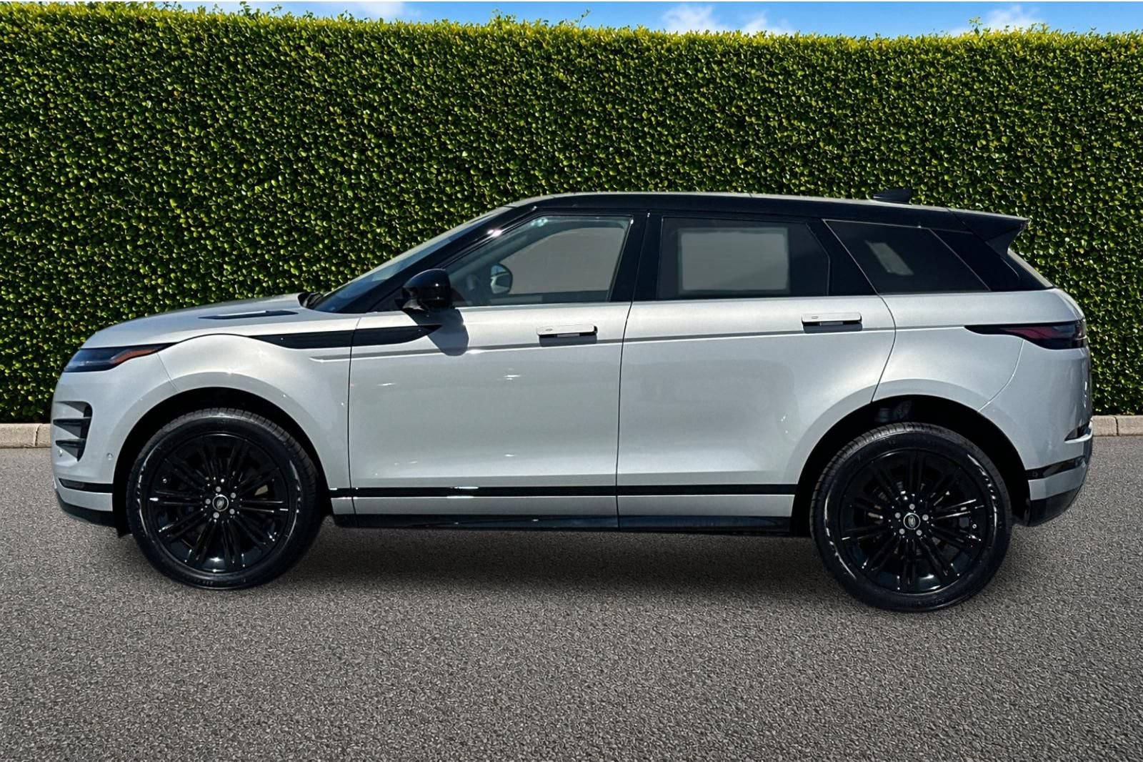 New 2026 Land Rover Range Rover Evoque Dynamic SE AWD/4WD image 3