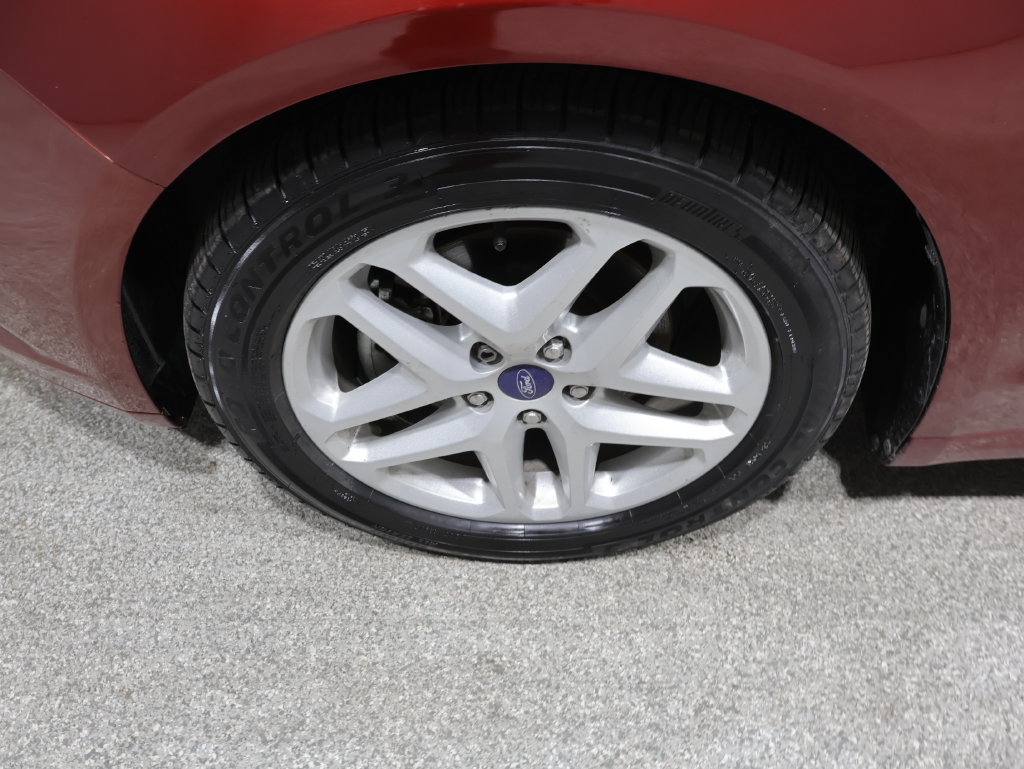 Used 2014 Ford Fusion SE w/ Equipment Group 202A FWD image 9