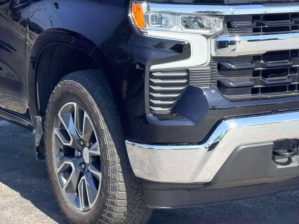Used 2024 Chevrolet Silverado 1500 LT AWD/4WD image 5