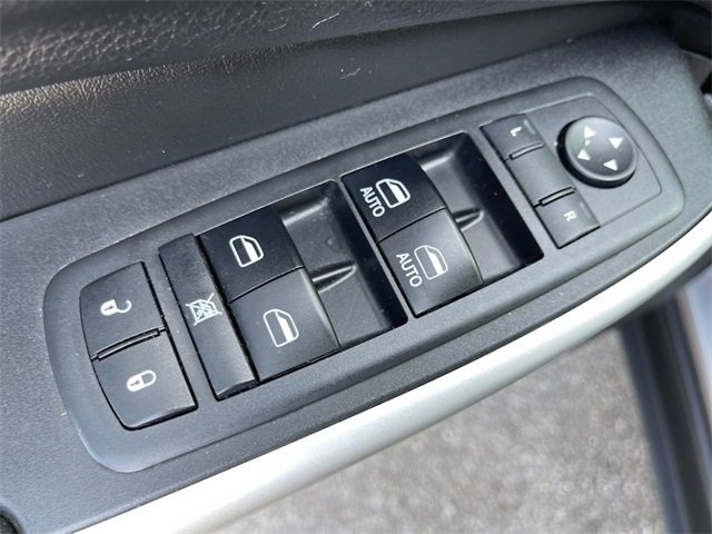 Used 2018 Jeep Cherokee Latitude Plus w/ Comfort/Convenience Group image 13