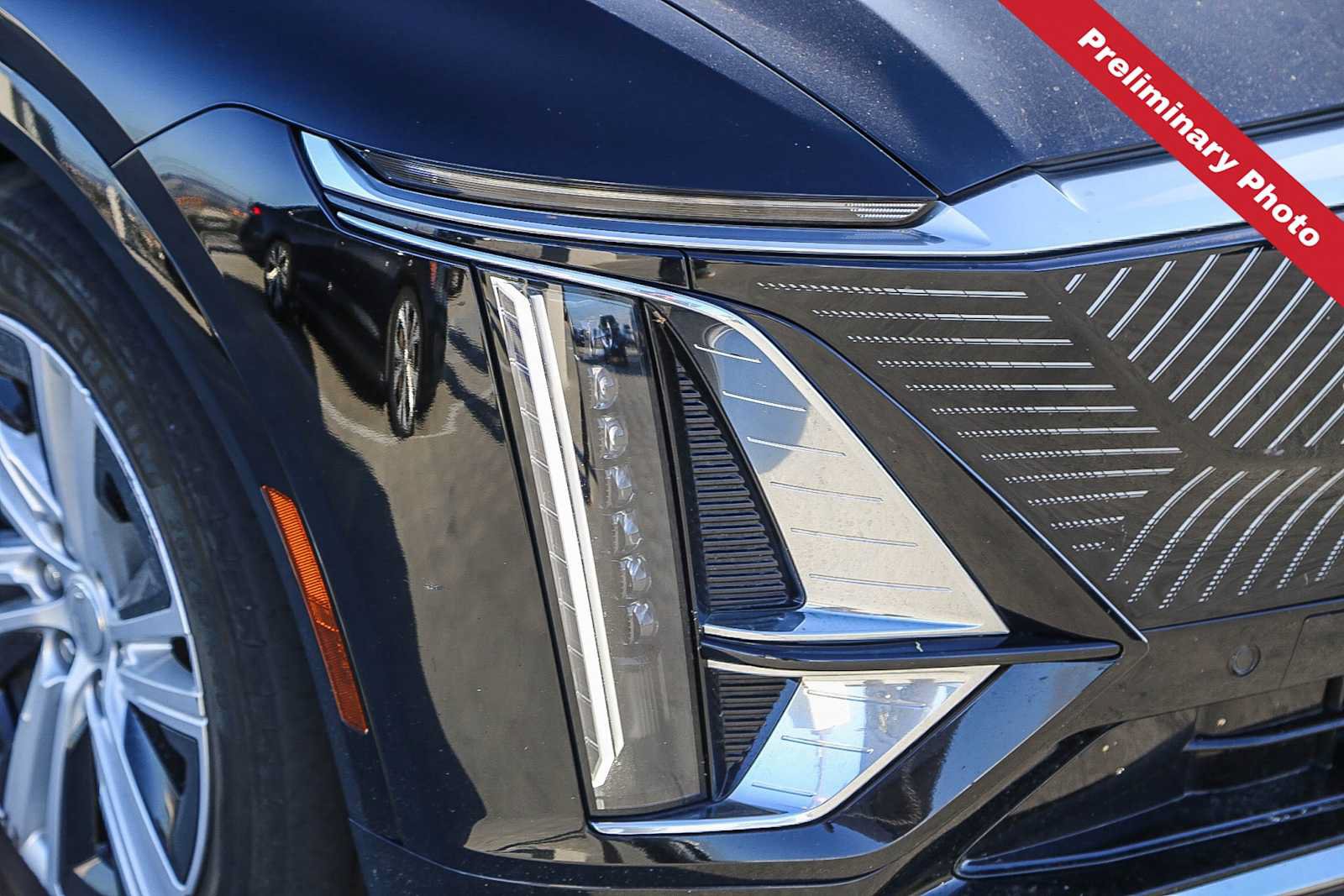 Used 2024 Cadillac Lyriq Tech AWD/4WD image 4