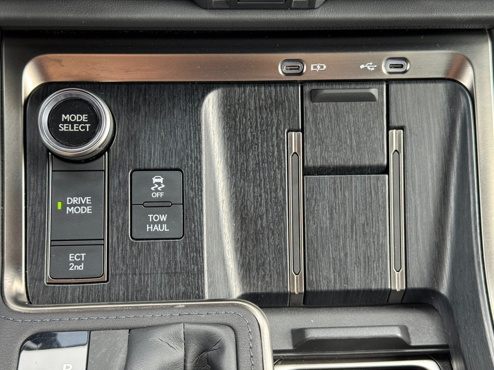 Used 2024 Lexus GX 550 w/ Cold Area Package AWD/4WD image 31