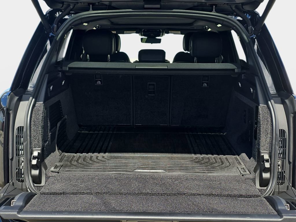 Certified 2023 Land Rover Range Rover SE image 12