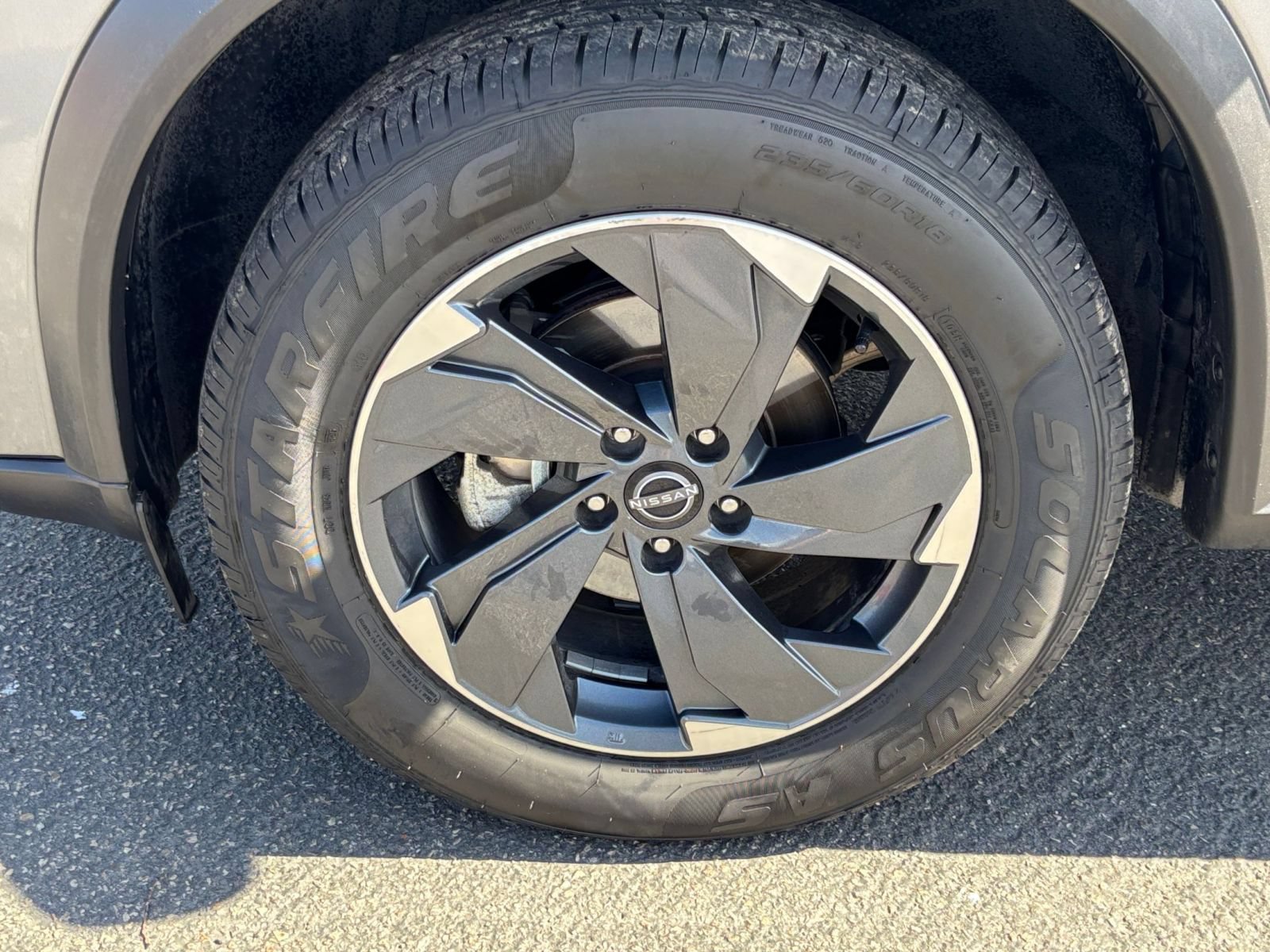 Used 2025 Nissan Rogue SV AWD/4WD image 31