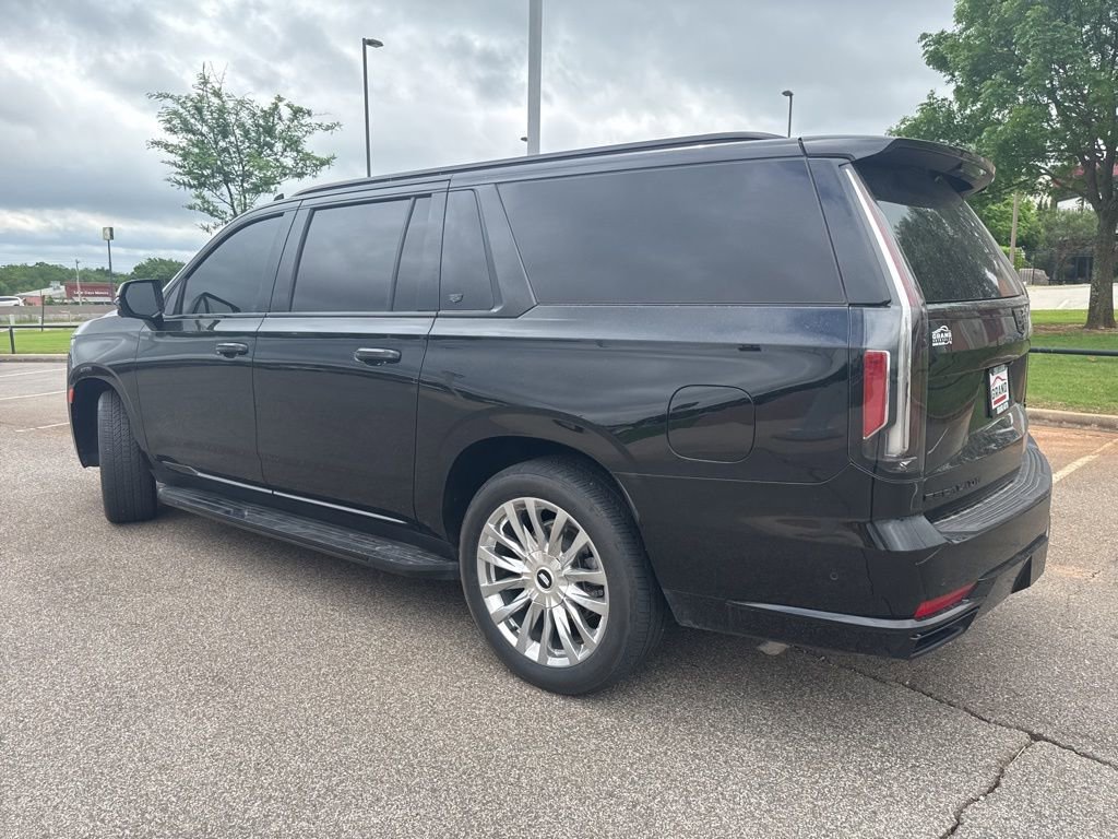 Used 2024 Cadillac Escalade ESV Premium Luxury Platinum image 12