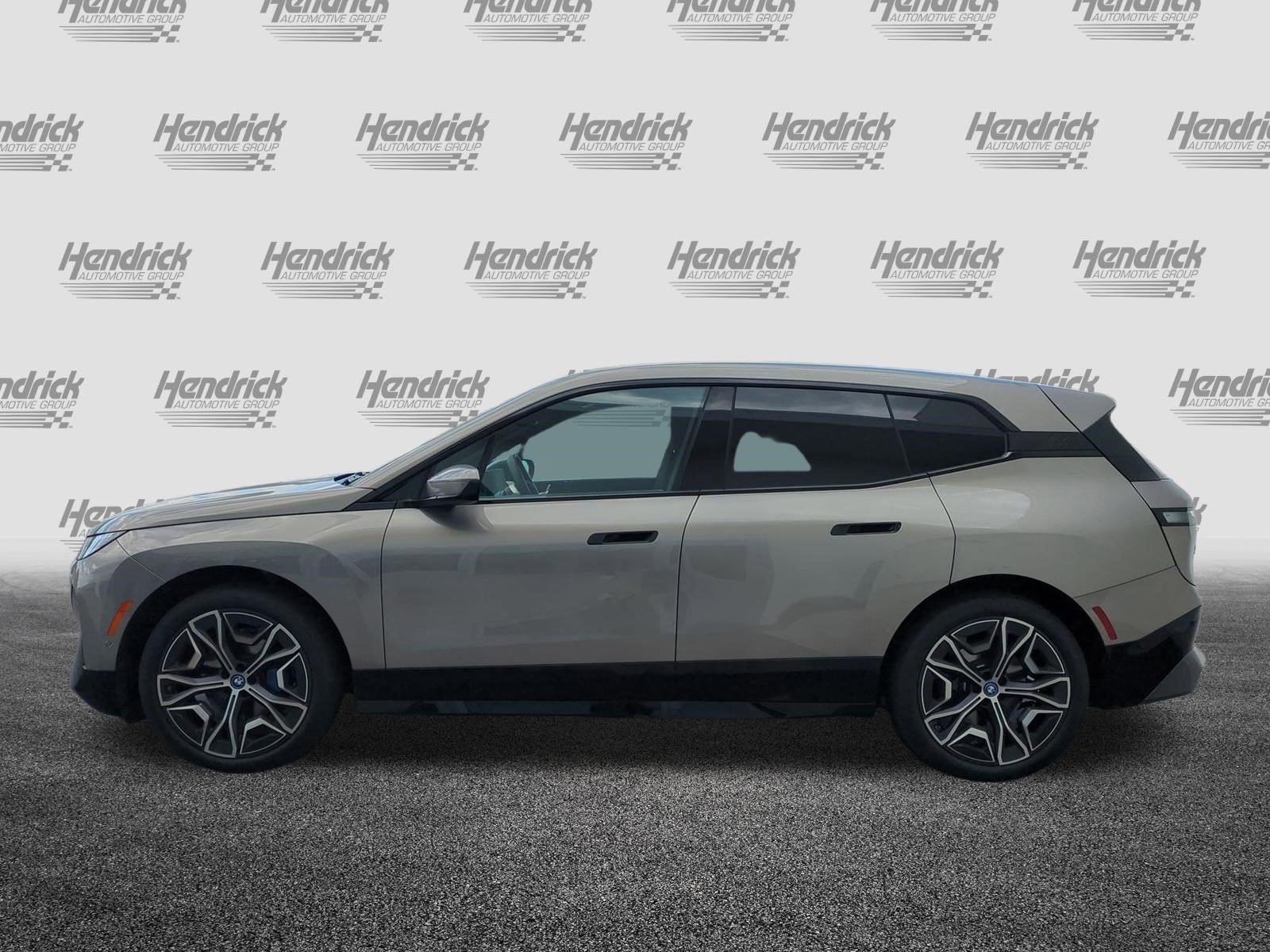 Used 2024 BMW iX xDrive50 w/ Sport Package image 6