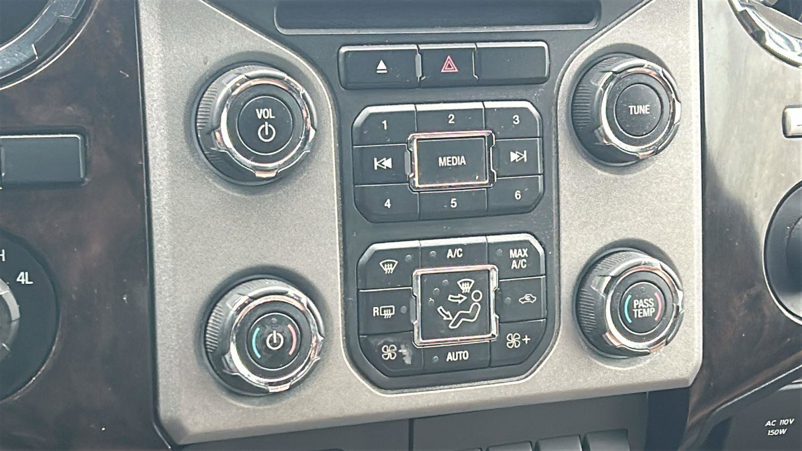 Used 2016 Ford F350 Platinum w/ Platinum Package AWD/4WD image 27