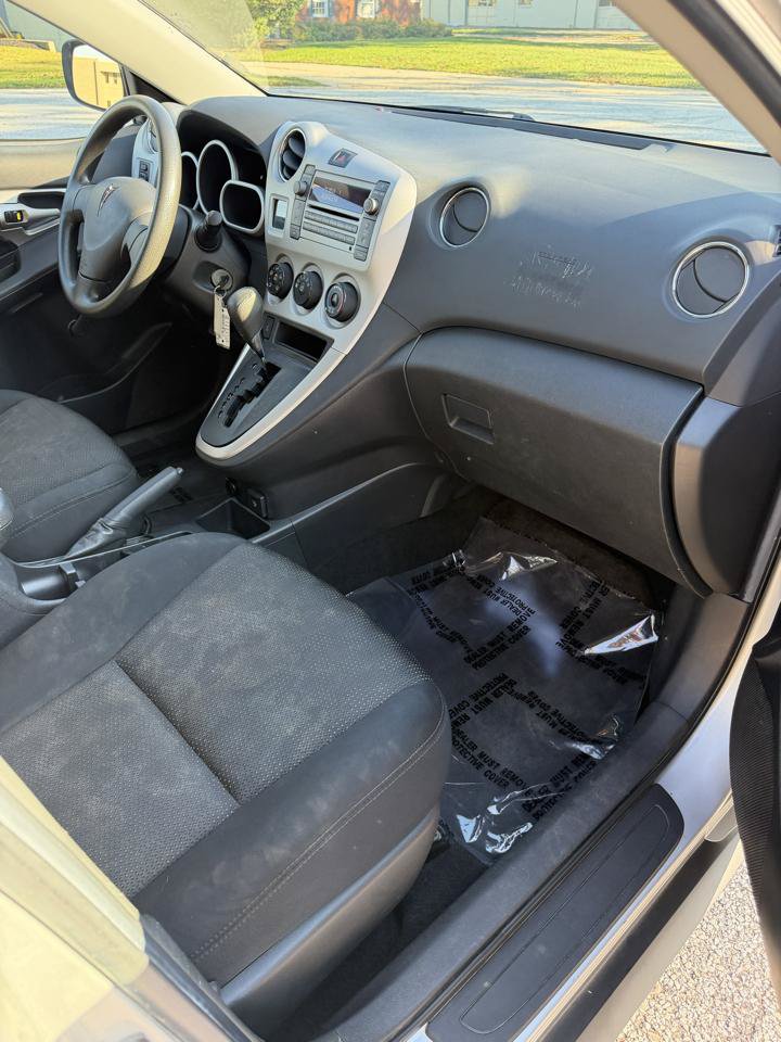 Used 2009 Pontiac Vibe AWD image 10