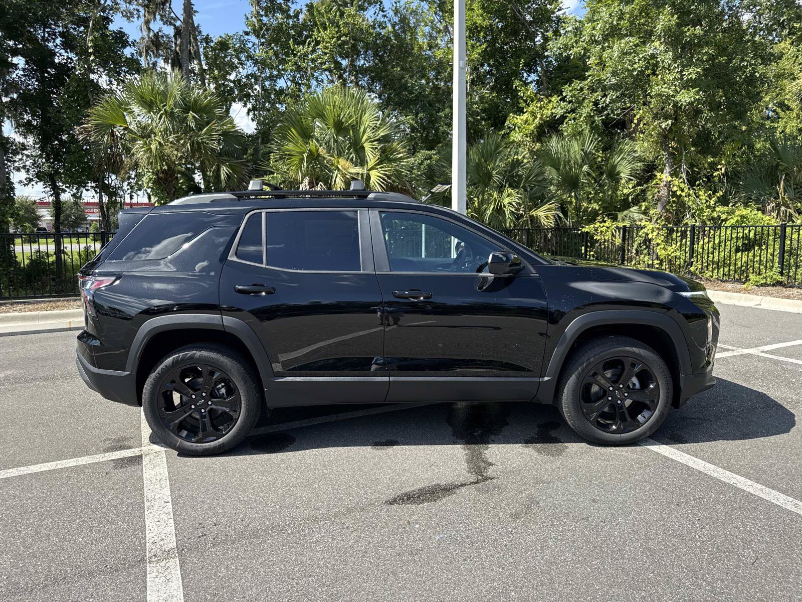 New 2027 Chevrolet Equinox LT w/ Convenience Package II FWD image 2