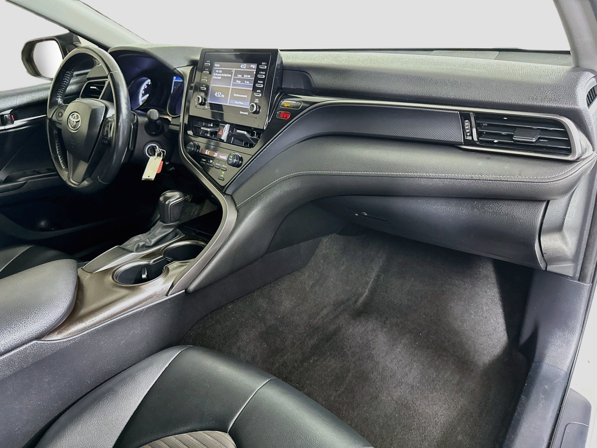 Used 2021 Toyota Camry SE FWD image 29