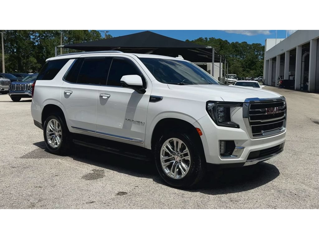Certified 2022 GMC Yukon SLT w/ SLT Premium Package AWD/4WD image 2