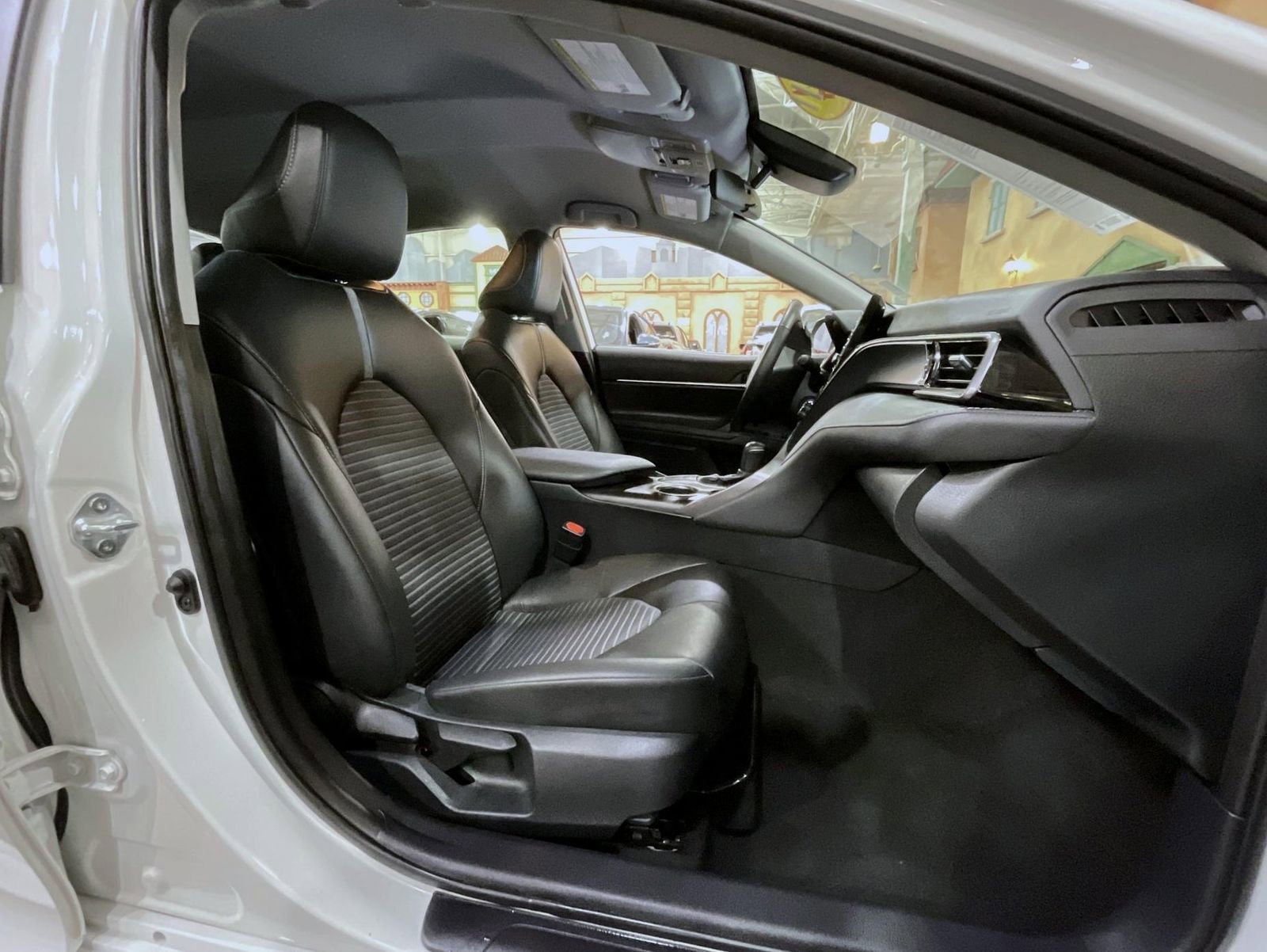 Used 2024 Toyota Camry SE image 15