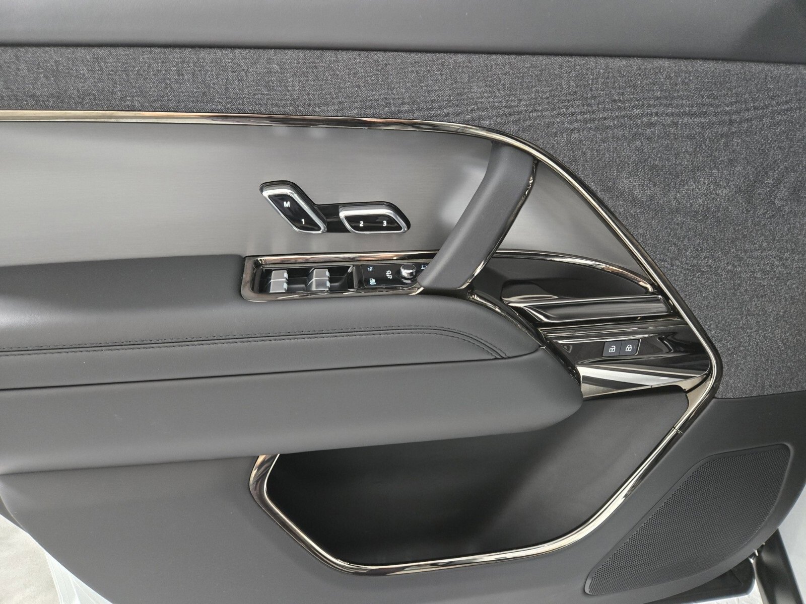 Used 2024 Land Rover Range Rover Sport SE image 22