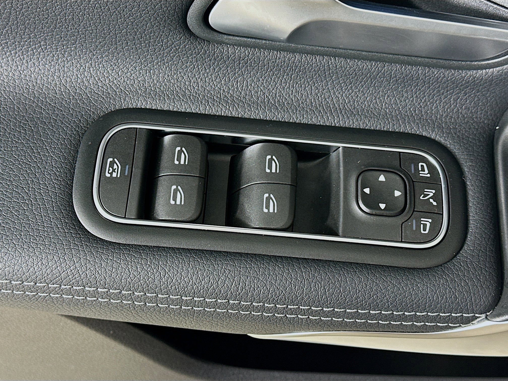 Certified 2025 Mercedes-Benz CLA 250 4MATIC image 22