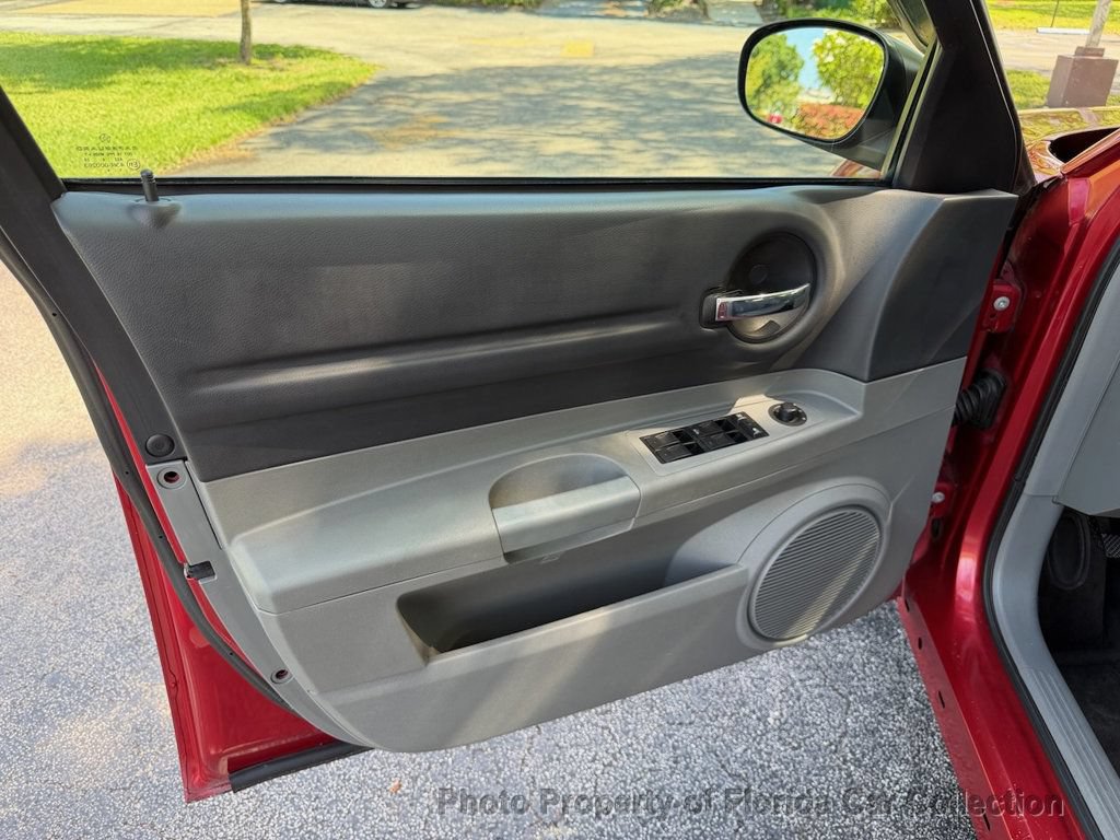 Used 2005 Dodge Magnum SE RWD image 65