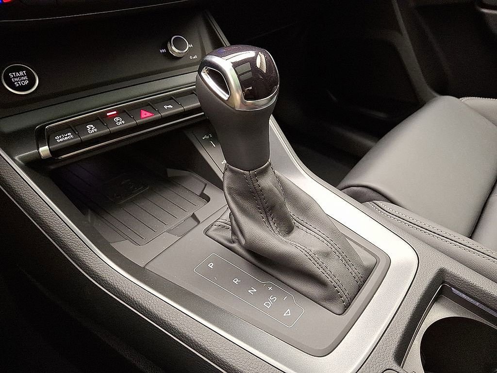 New 2025 Audi Q3 2.0T Premium image 10