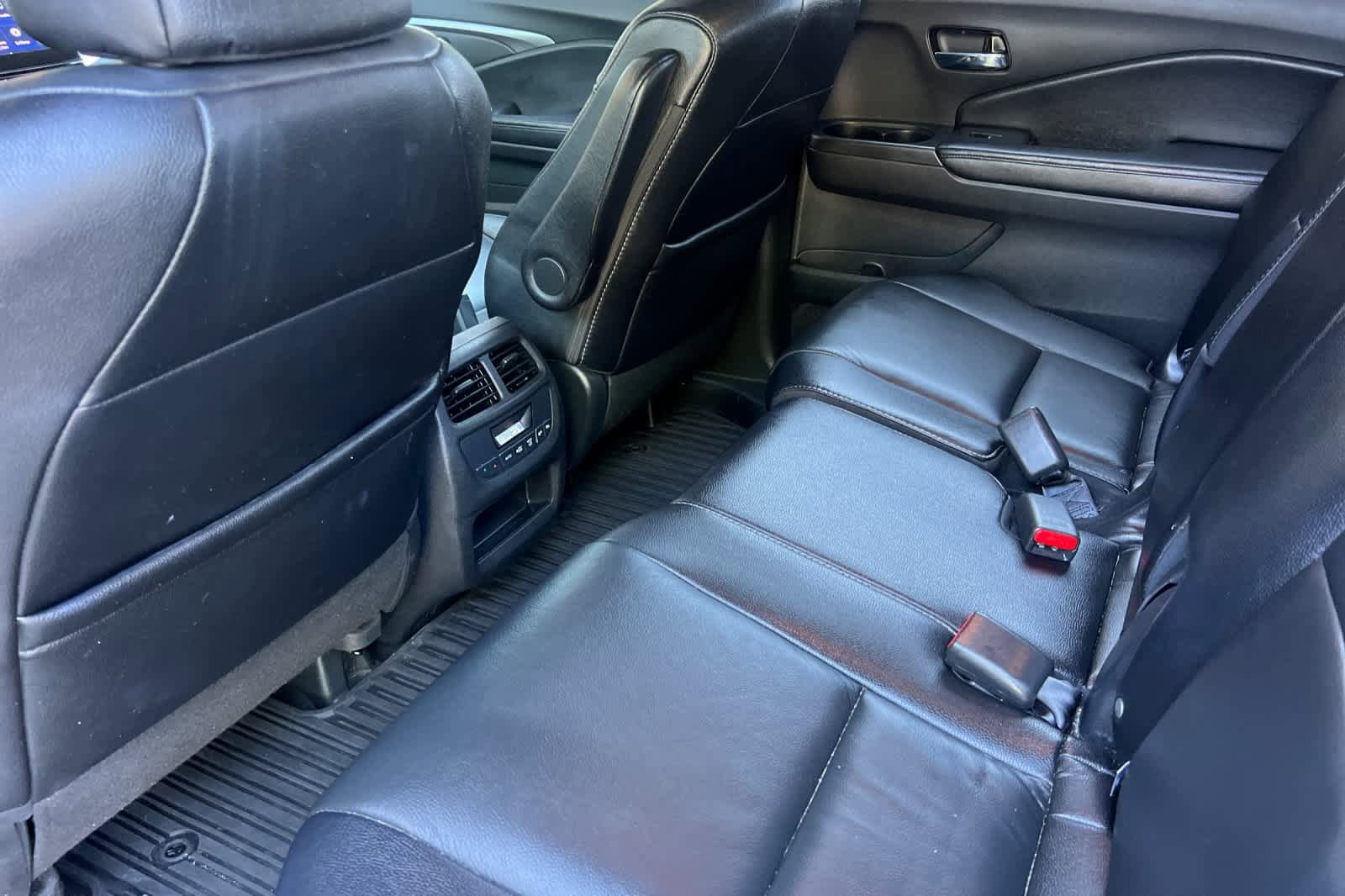 Used 2017 Honda Pilot EX-L image 4