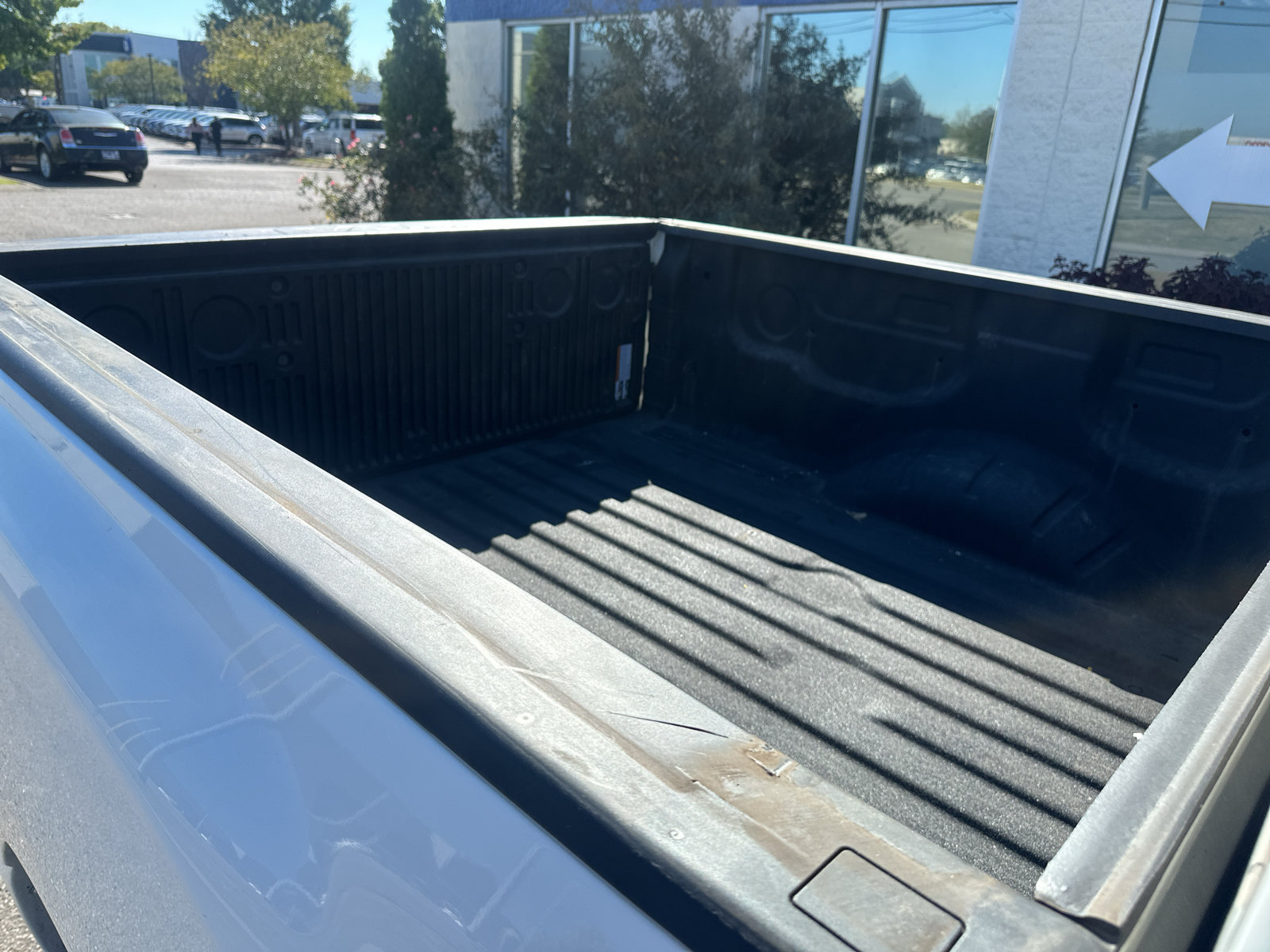 Used 2023 Nissan Titan S w/ S Utility Package RWD image 4