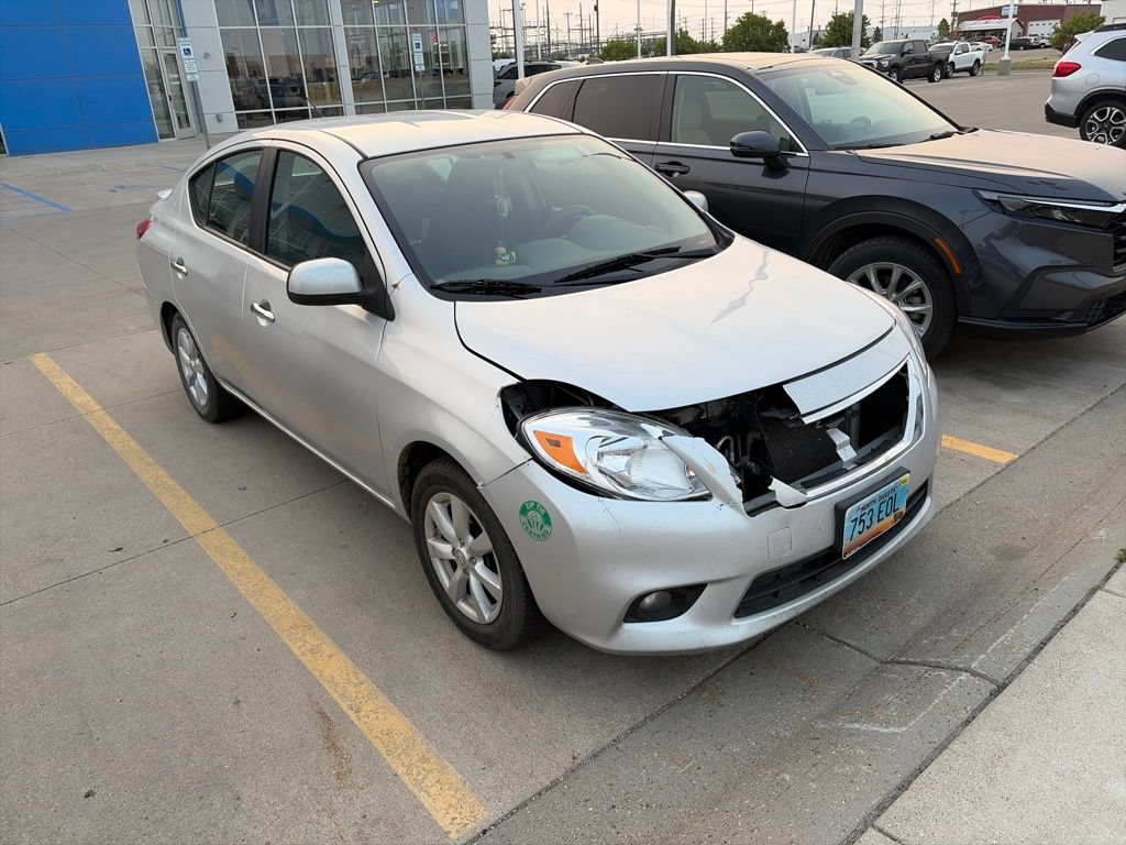 Used 2013 Nissan Versa FWD image 2