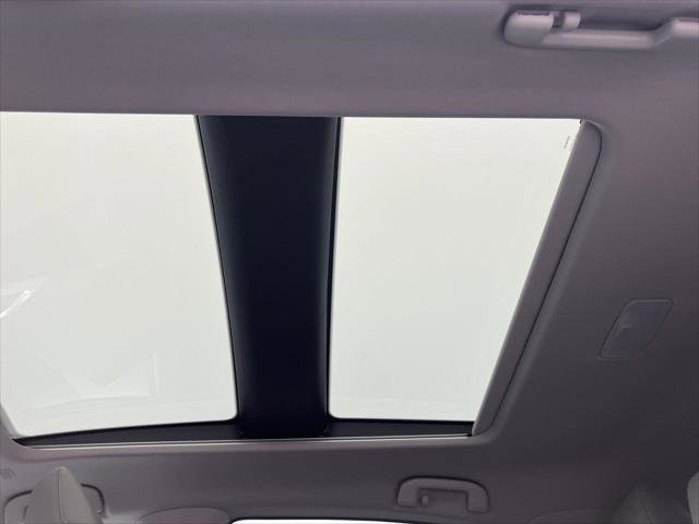 Certified 2024 Toyota Venza Limited image 25